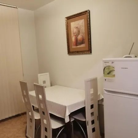 Central Location - Forum * סטרה זגורה